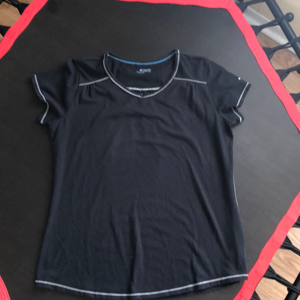 Columbia size Large black top